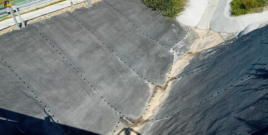 Barierele si geocompozitele cu ciment Concrete Canvas