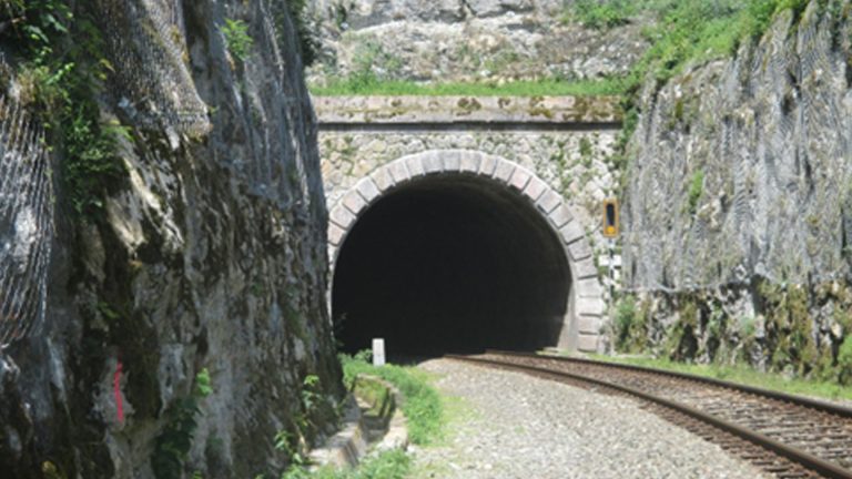 Plase-TECCO®-pentru-stabilizarea-portalurilor-de-tunel-3
